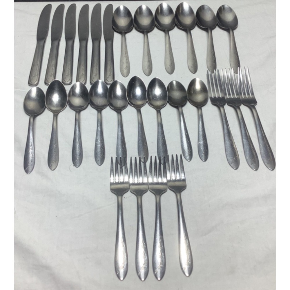 Vintage Wallace Stainless Steel Silverware Set New Day Fork Spoon Knife